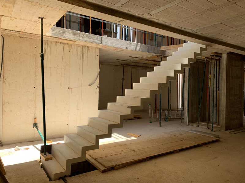 Obra e Instalación de escalera Formex en Algemesí